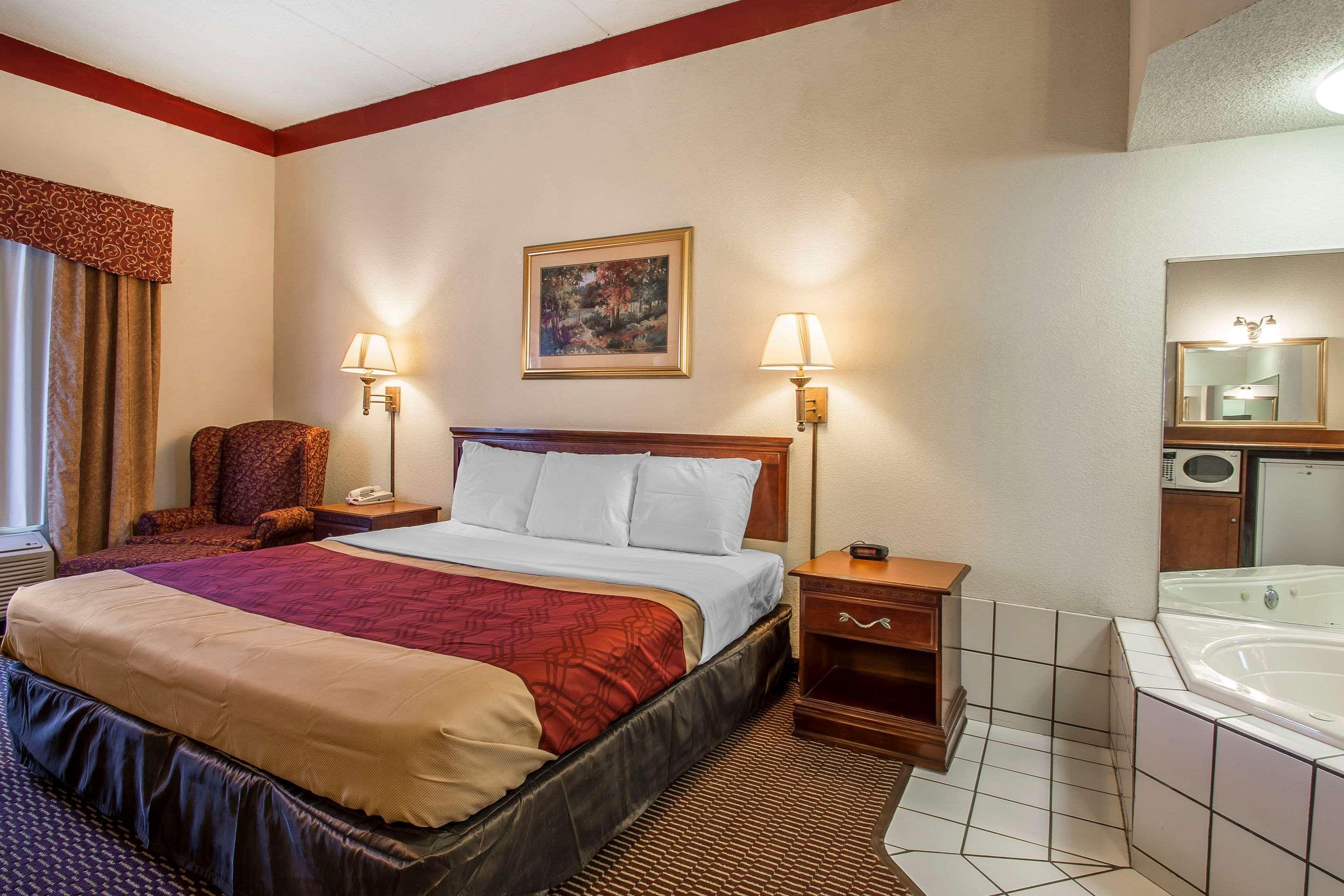 Econo Lodge Inn&Suites - Marianna Extérieur photo